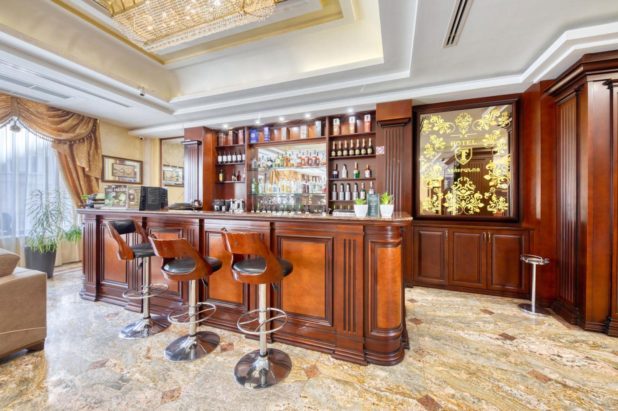 Spa Hotel Grace Forum Єреван Екстер'єр фото