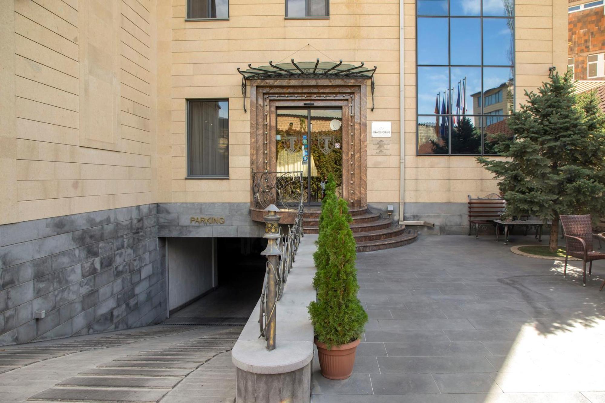 Spa Hotel Grace Forum Єреван Екстер'єр фото