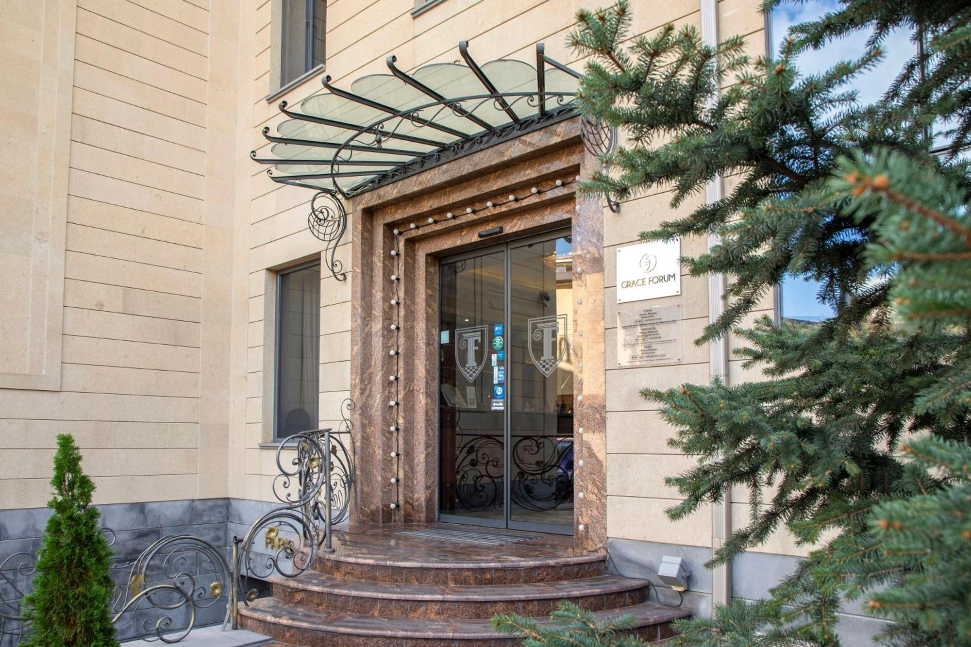 Spa Hotel Grace Forum Єреван Екстер'єр фото